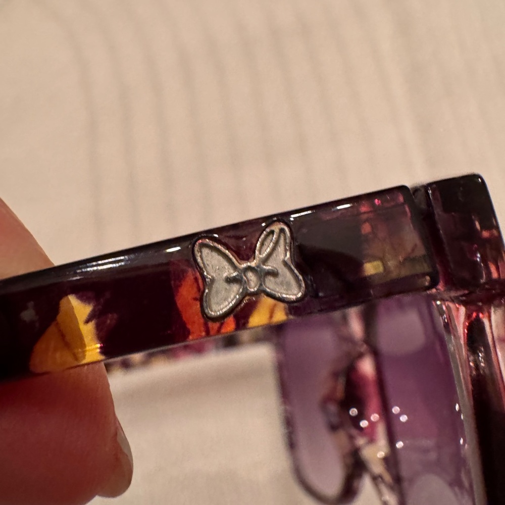 Subtle but DISNEY - Minnie Bow on the bow of the sunglasses - ADULT